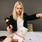 Przekupienie młodej kobiety, która wydała wyrok na jej korzyść - zdjęcie