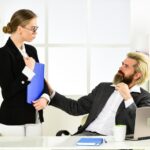 Budować karierę Para w biurze Rozdzielić obowiązki i zorganizować zespół roboczy Raport biznesowy Udany biznes Mężczyzna i kobieta Szef menedżer Dyrektor biura Sekretarz Praca w parze biznesowej