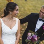 Fotografia ślubna panny młodej i pana młodego w plenerze